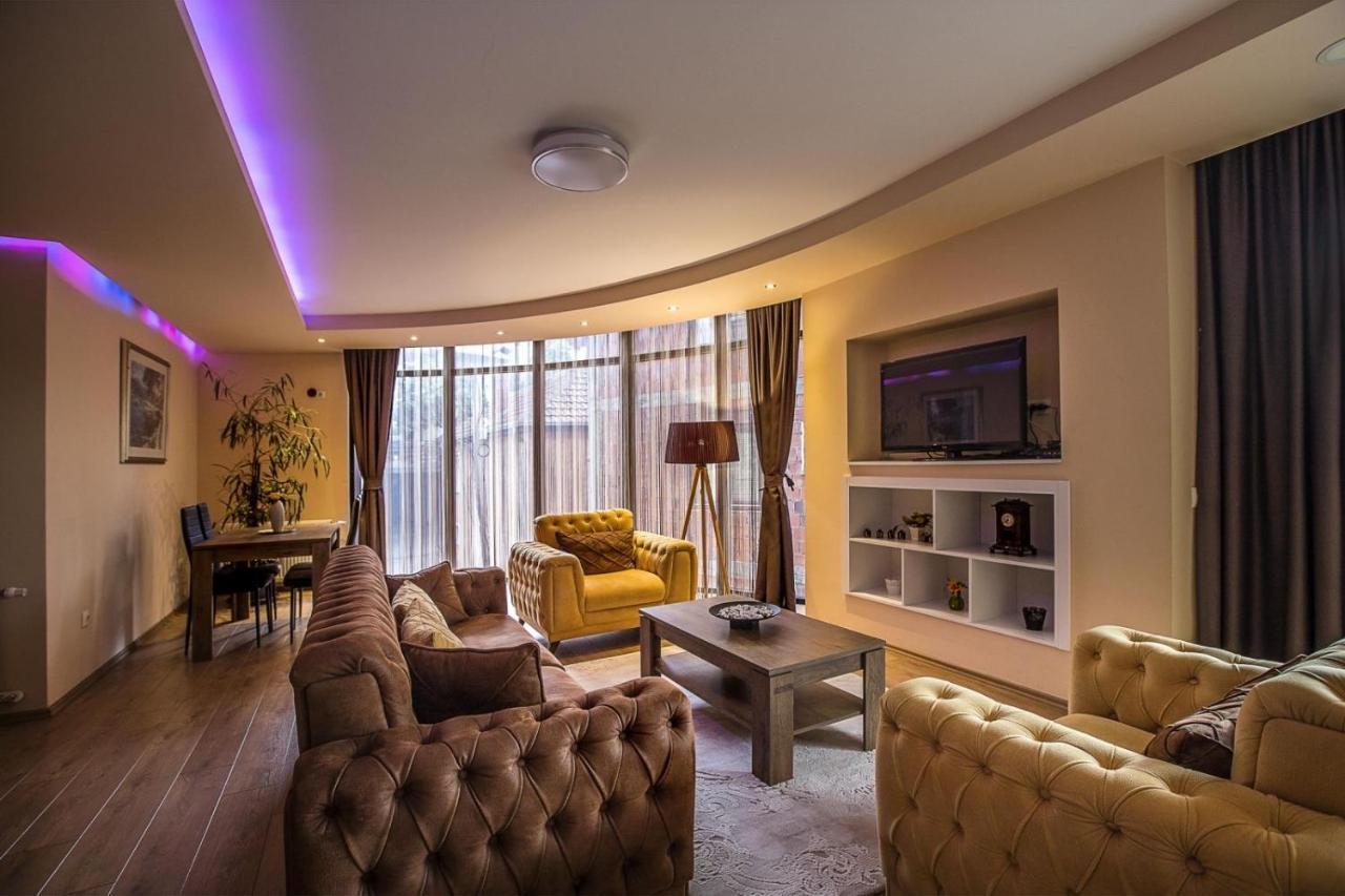 Bentley Apartments พริสตีนา ภายนอก รูปภาพ