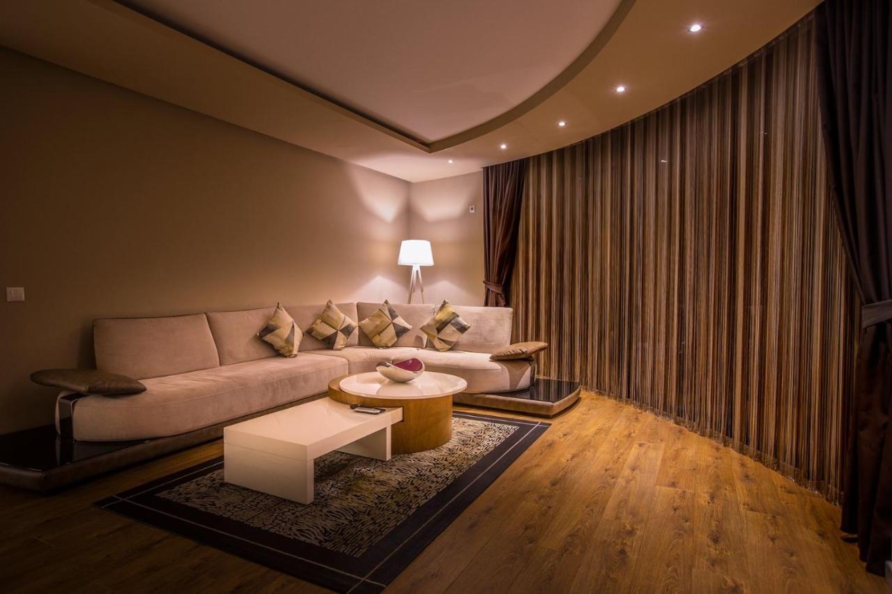 Bentley Apartments พริสตีนา ภายนอก รูปภาพ
