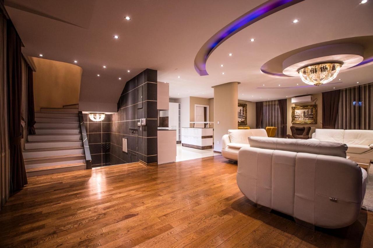 Bentley Apartments พริสตีนา ภายนอก รูปภาพ