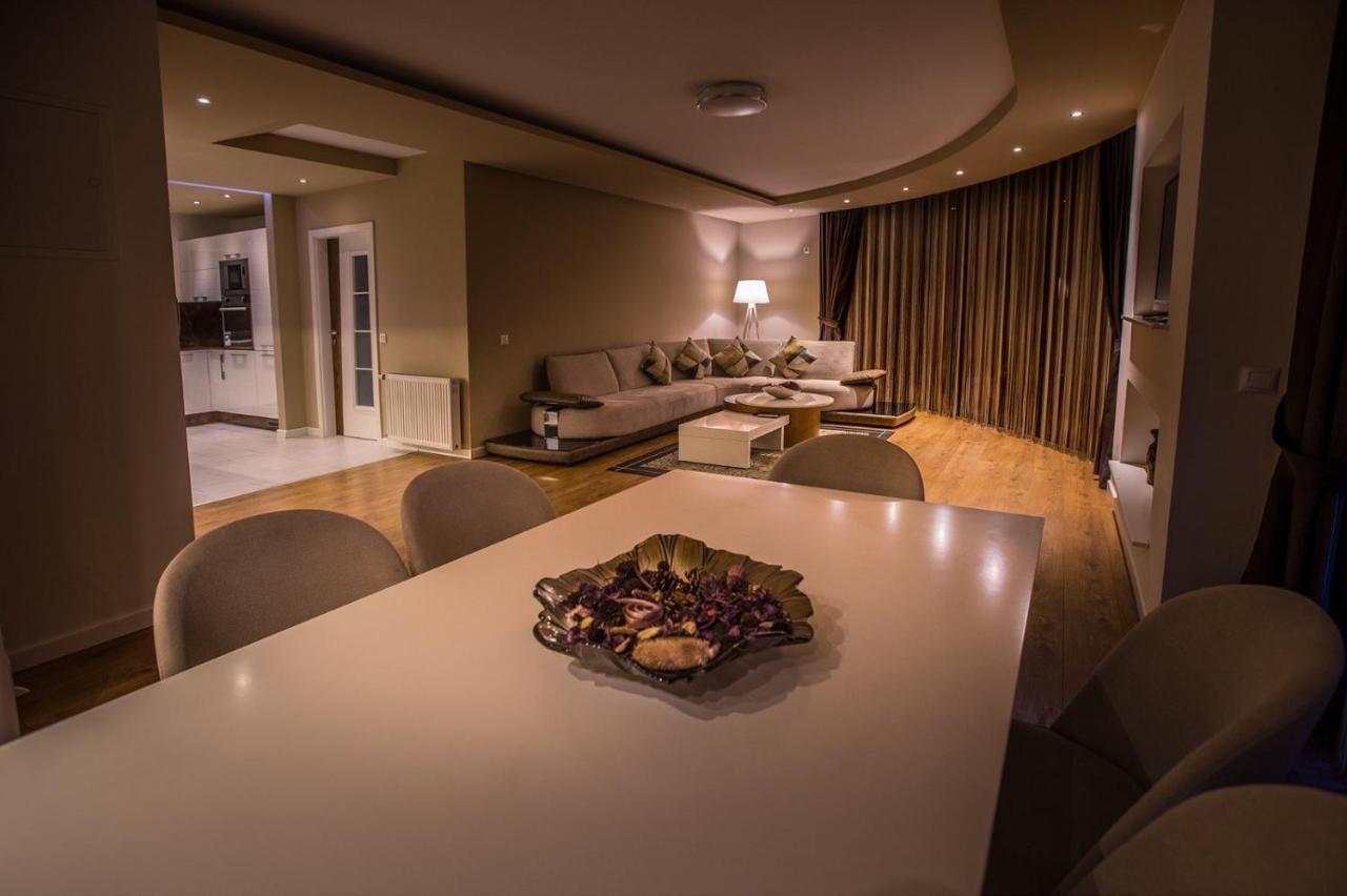 Bentley Apartments พริสตีนา ภายนอก รูปภาพ