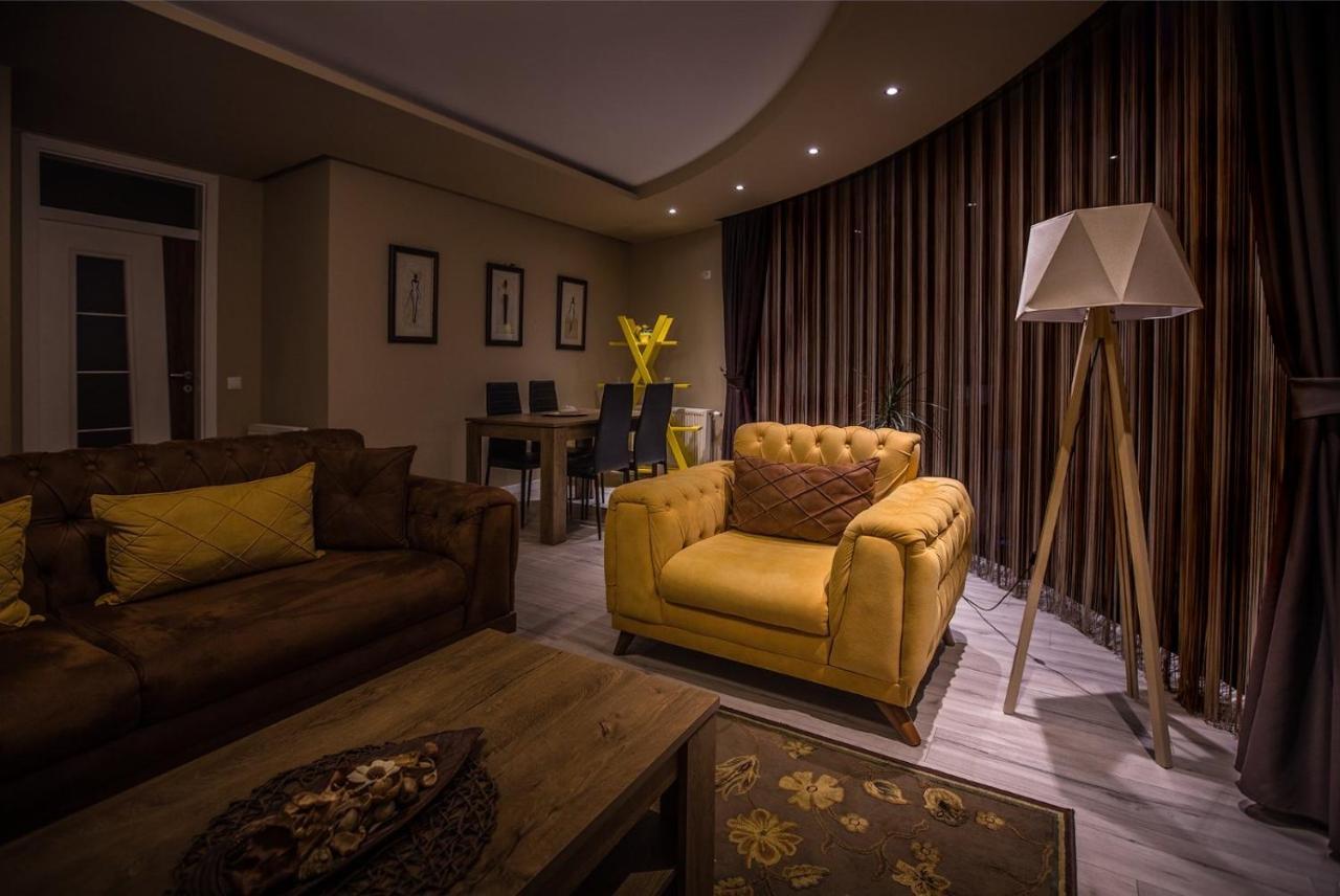Bentley Apartments พริสตีนา ภายนอก รูปภาพ
