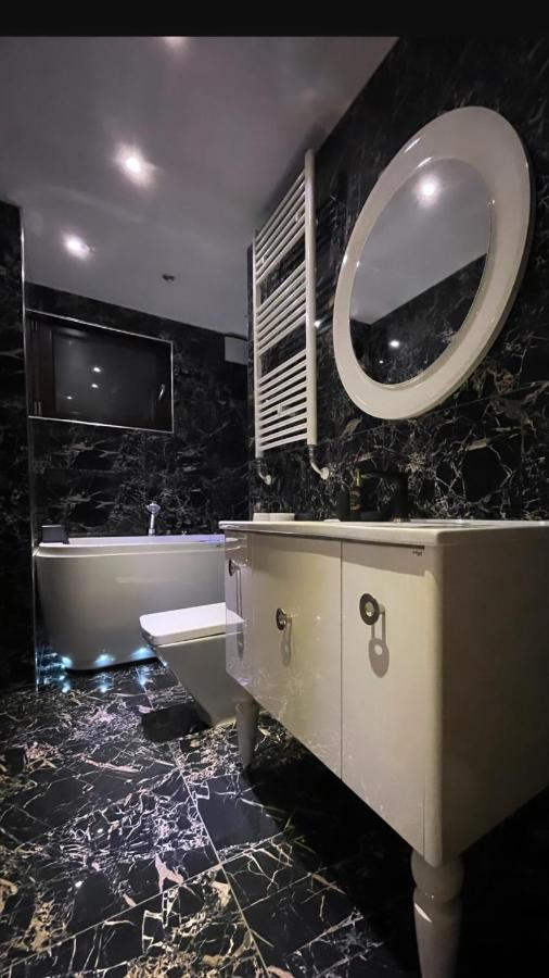 Bentley Apartments พริสตีนา ภายนอก รูปภาพ