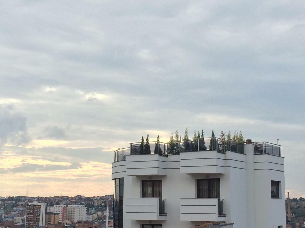 Bentley Apartments พริสตีนา ภายนอก รูปภาพ